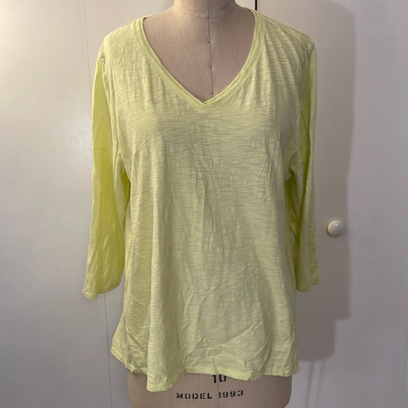 Chico’s yellow 3/4 sleeve v-neck the ultimate tee (size 3) - Picture 1 of 8